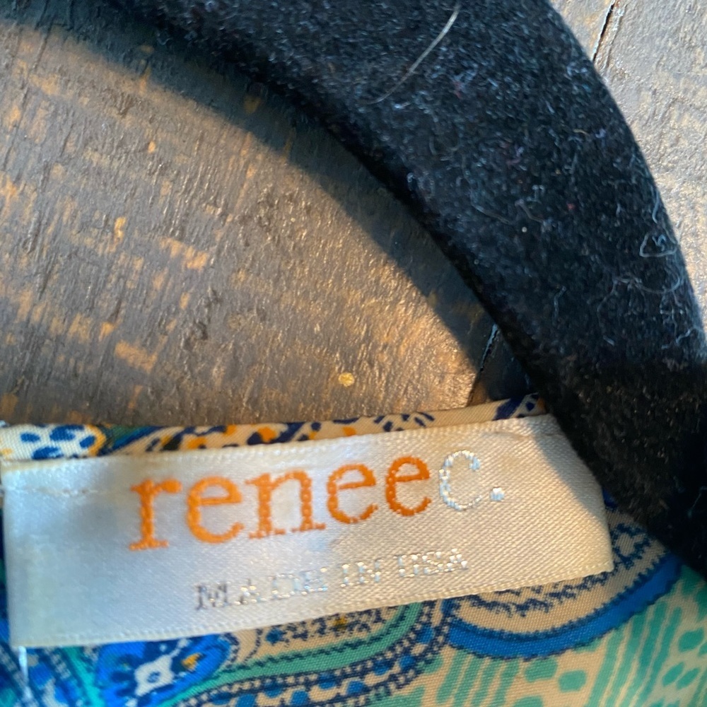 Tan & green sleeveless top, Reneec, size medium. - Picture 3 of 3